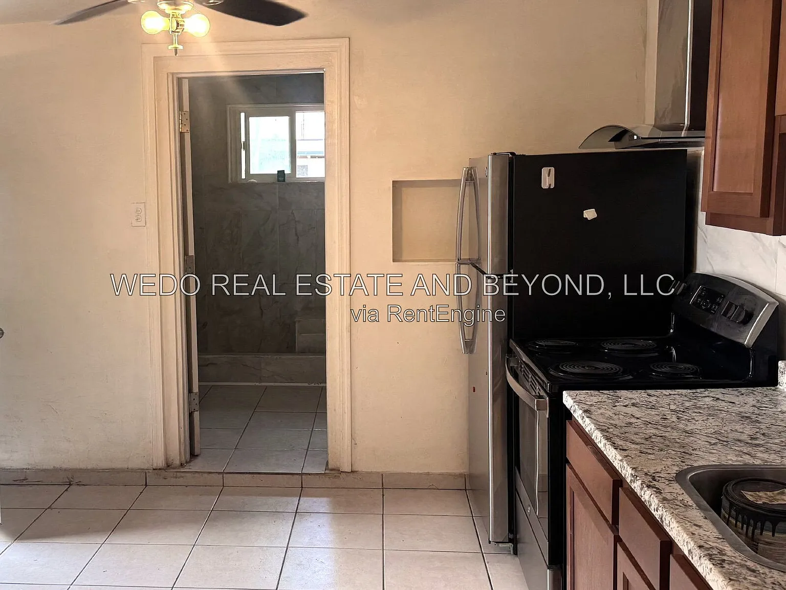 1 bed, 1.0 bath, 600 sqft, $995 — Photo 2