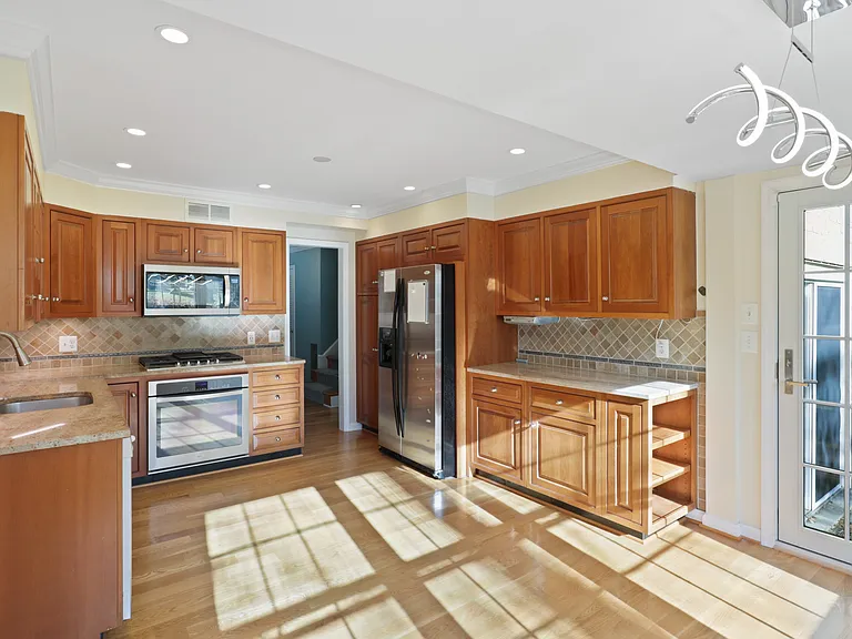 6543 Cedarwood Ct — Photo 34