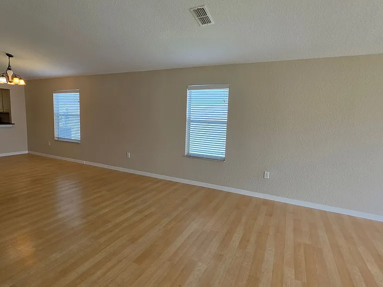 4900 NE 123rd Ln — Photo 10
