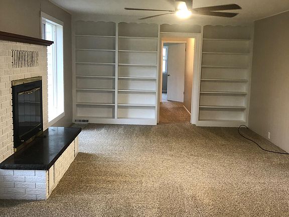 3rd image of 332 Evergreen St