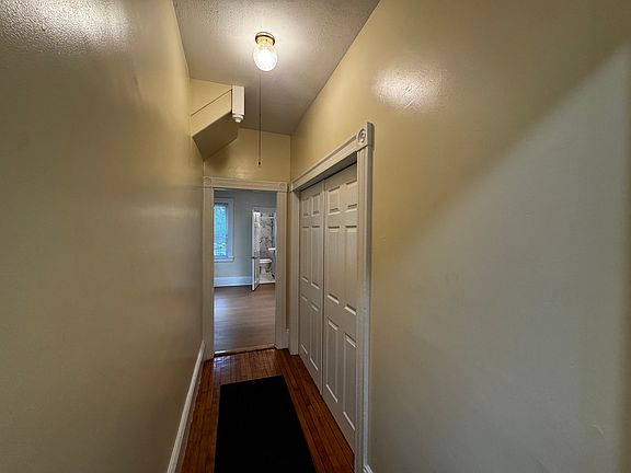 3rd image of 72 Bower St