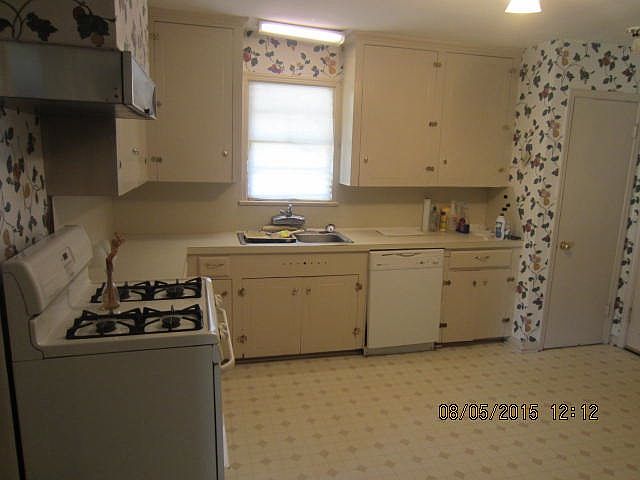 2nd image of 4621 Steere Dr