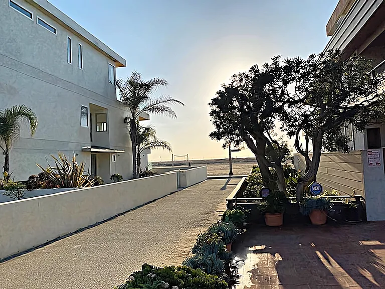 25 Westwind St #1 — Photo 3