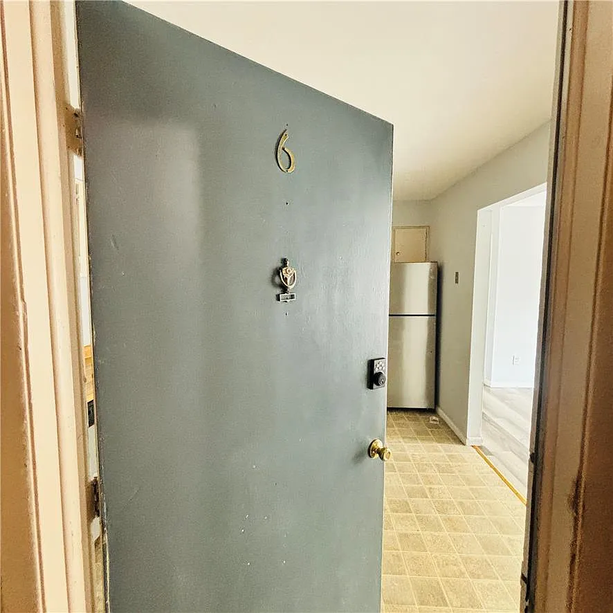 2 bed, 1.5 bath, 700 sqft, $1,600 — Photo 3