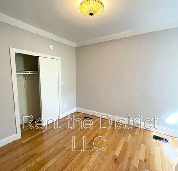 525 5th St NE — Photo 13