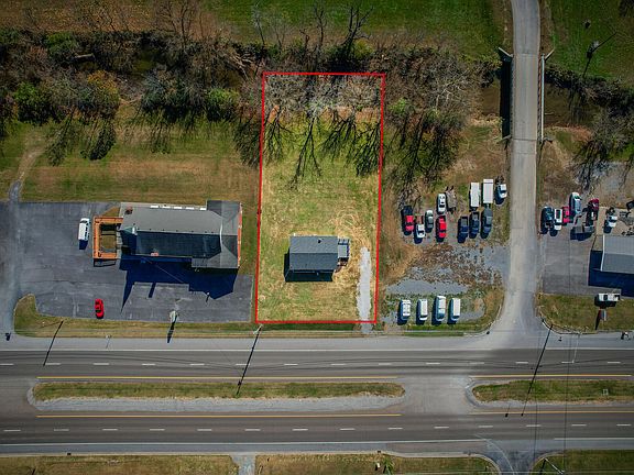 2nd image of 2617 Volunteer Pkwy