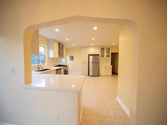 2nd image of 840 N Curson Ave