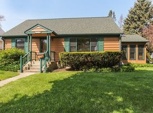 217 N Grove St, Carpentersville, IL 60110