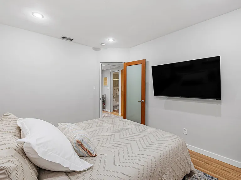 7103 Earldom Ave — Photo 1