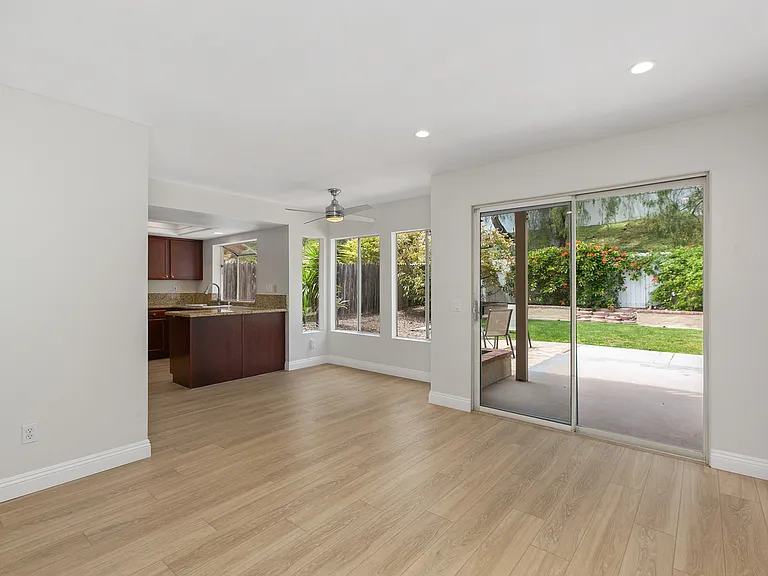 3428 Meadow View Dr — Photo 11