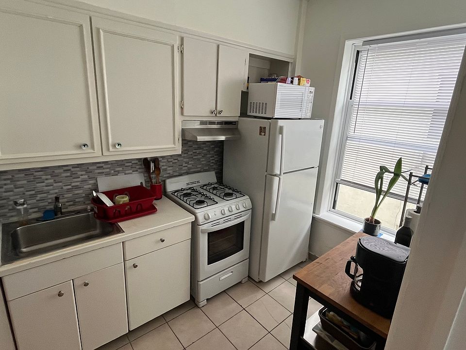 1st image of 4303 34th Ave #3W