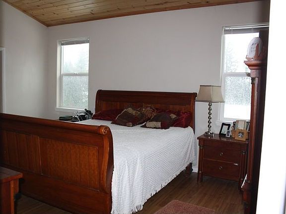 5th image of 558 Buckthorn Dr