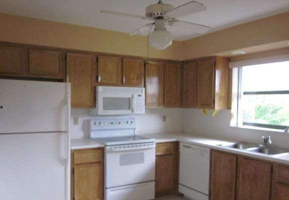 4th image of 9855 Pecan Tree Dr APT B