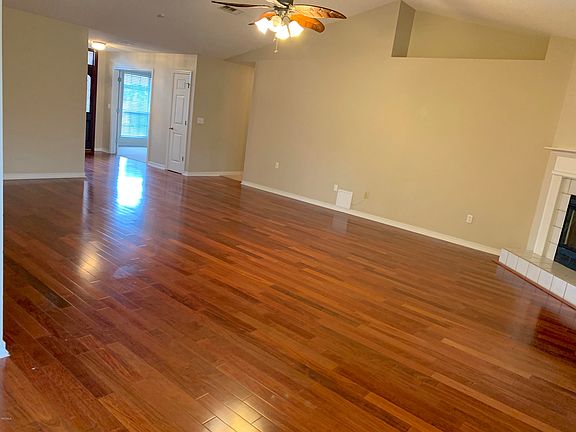 4th image of 13064 Woodbridge Ct