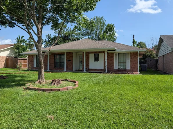 13939 Roundstone Ln, Houston, TX 77015