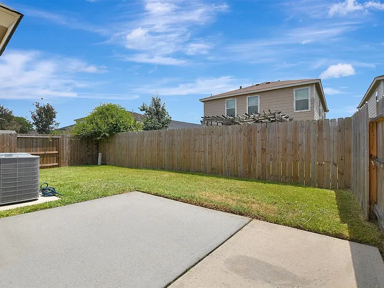 3131 Beacon Grove St — Photo 29