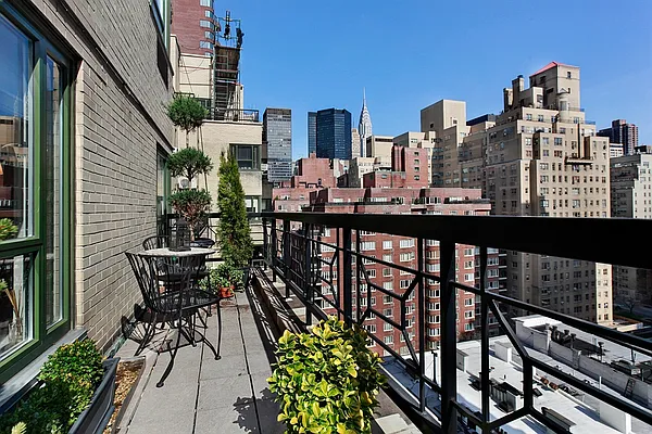 Sold by Corcoran | media 20