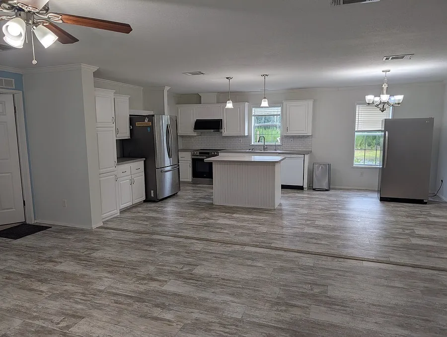 Rare Find: 6 Acre Private Estate In Wesley Chapel — Photo 3