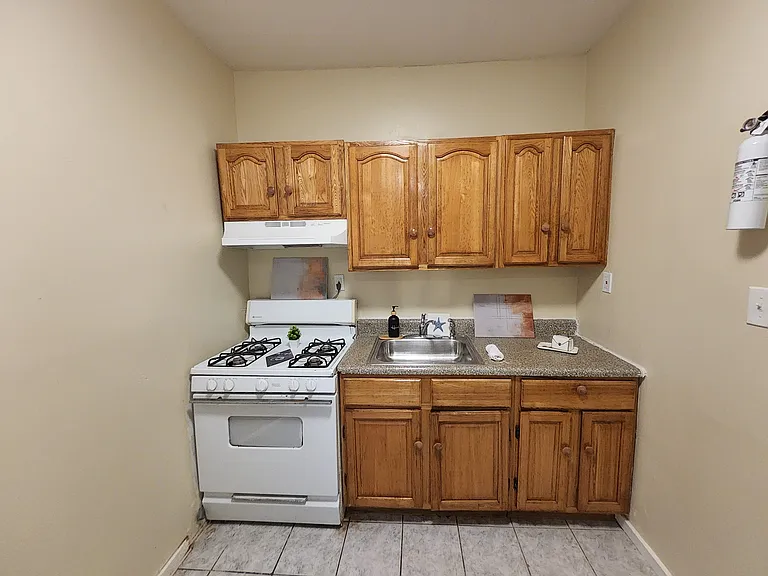 16 Hamilton Ave #1 — Photo 5