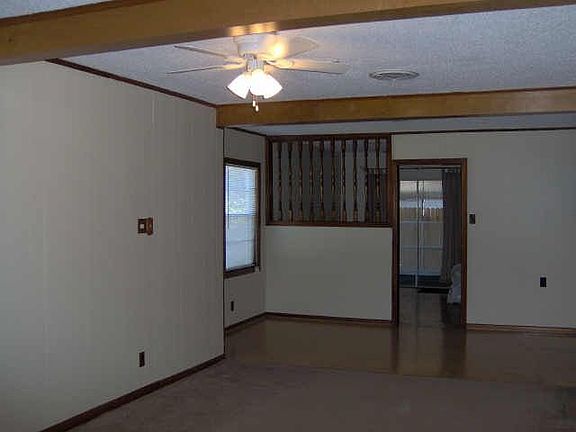 3rd image of 400 S Poplar St