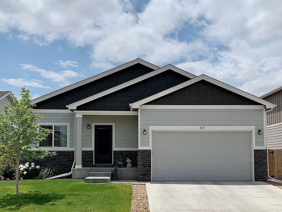 1st image of 835 Pioneer Dr