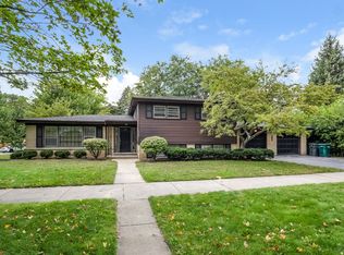 2200 Sandy Ln, Wilmette, IL 60091