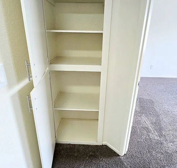 185 S Laurel Ave — Photo 4
