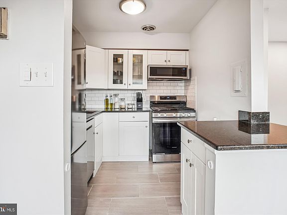 3rd image of 1509 S George Mason Dr APT 22