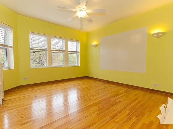 2nd image of 3556 W Belle Plaine Ave APT 3