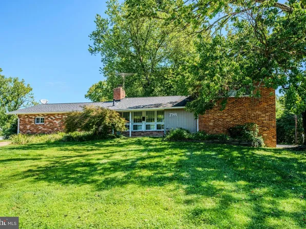 3749 Chain Bridge Rd, Fairfax, VA 22030