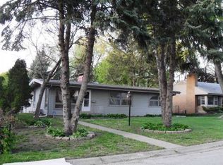 4 Paul Ct, Bloomington, IL 61701