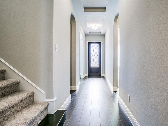 2nd image of 870 Elm Park Dr
