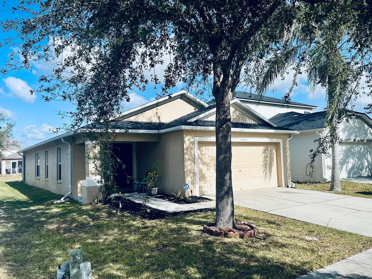 3 bed, 1350 sqft, $2,200 — Photo 1