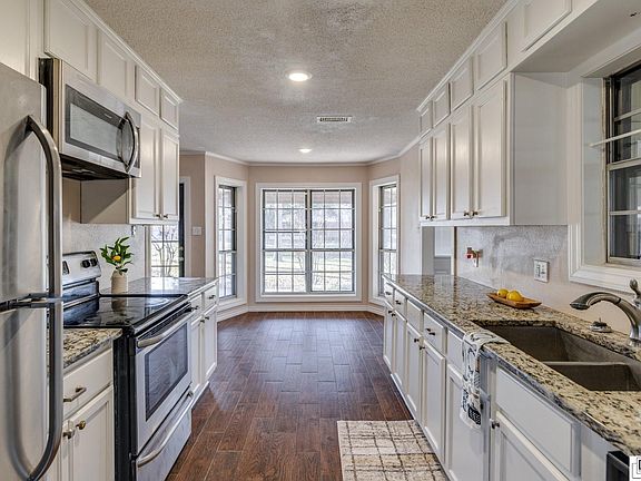 2nd image of 42 Jana Dr