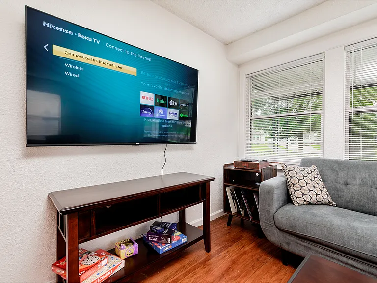 9513 Cloverhurst Dr — Photo 8