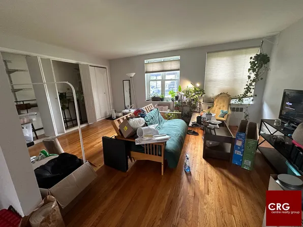 34 Hammond Pond Pkwy, Newton, MA