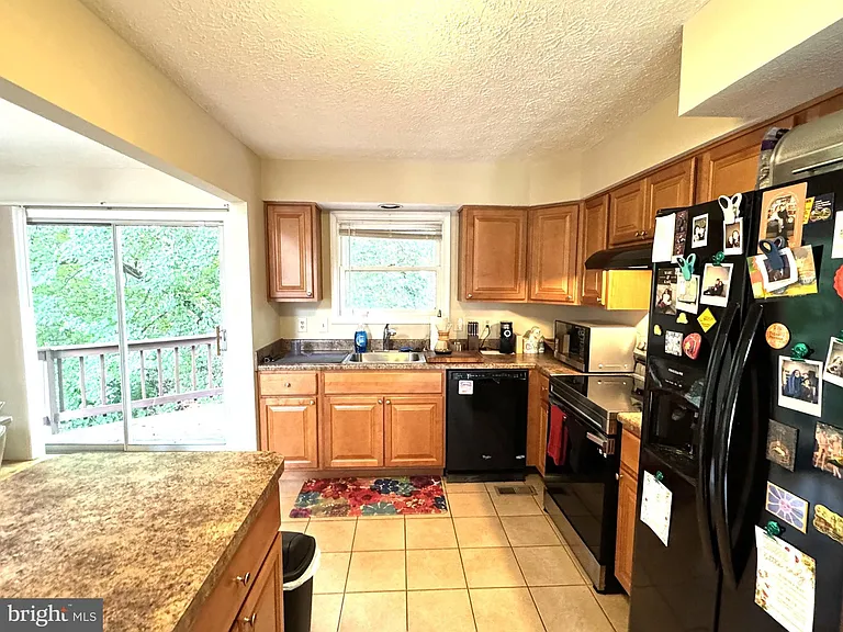 13 McNeil Ct — Photo 10
