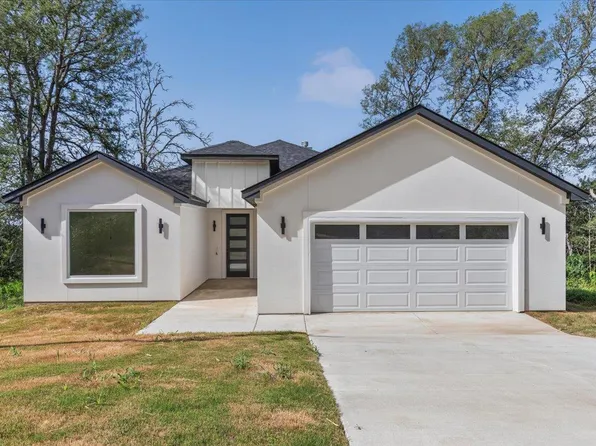248 Kaukonahua Ln, Bastrop, TX 78602