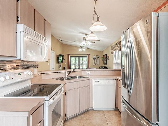 4th image of 285 N Wilderness Point