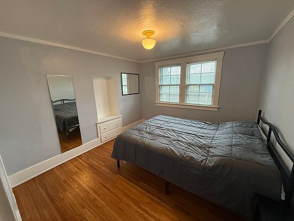 4th image of 1340 Mount Hope Ave #Up