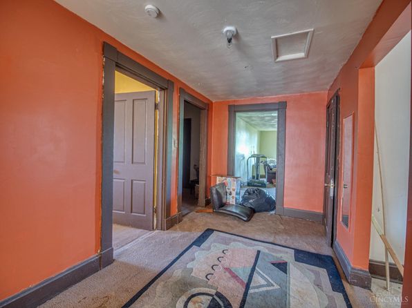 cincinnati-ohio-439767867 picture