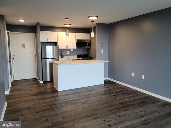 2nd image of 2500 N Van Dorn St #Penthouse 10