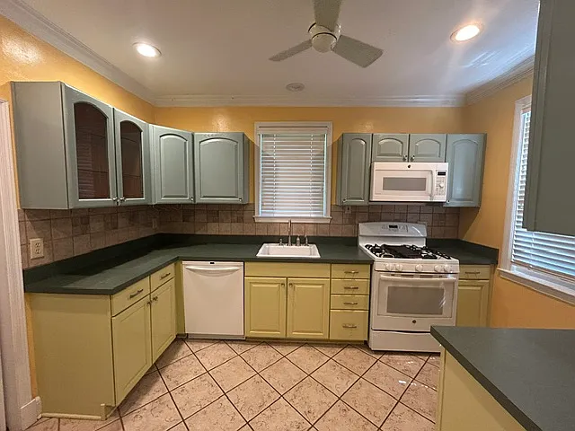 306 Kingston Rd — Photo 5
