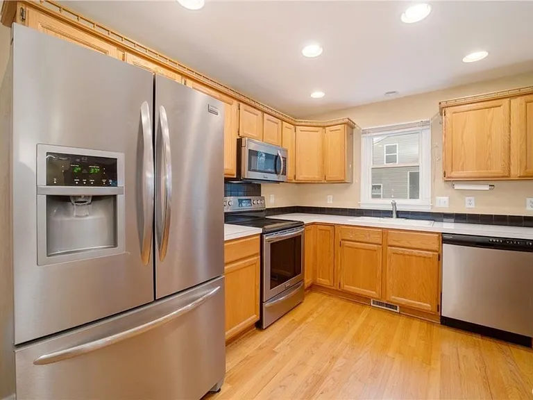 4270 Anguilla Dr — Photo 3