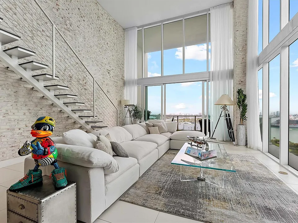1040 Biscayne Blvd #2101