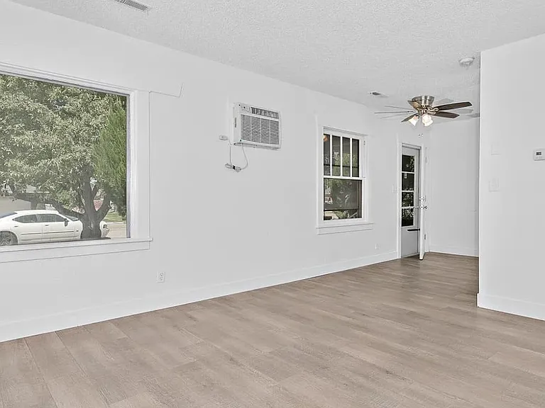 135 Davis Ave #1 — Photo 8