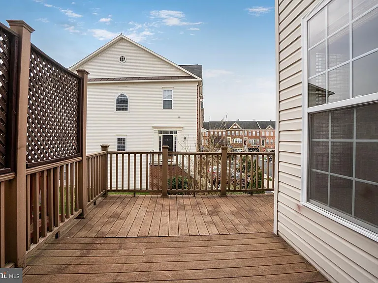 22062 Dilworth Sq — Photo 32