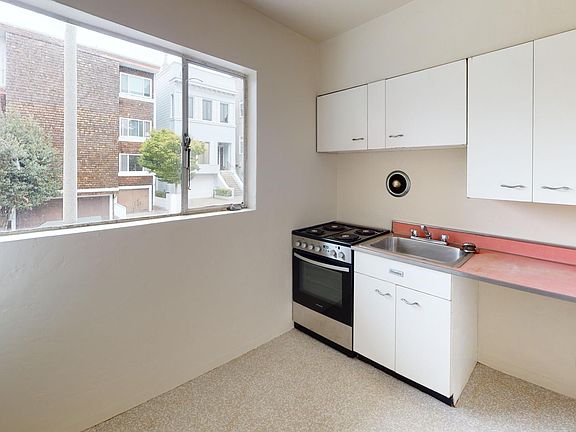 2nd image of 2250 Buchanan St