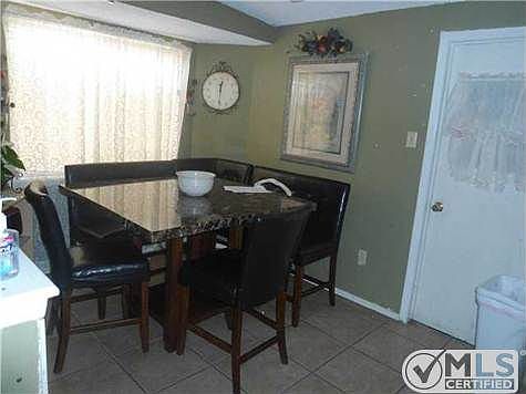 4th image of 211 Belvidere St