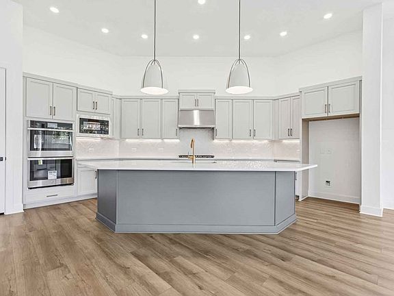 The Flower Mound - Kitchen